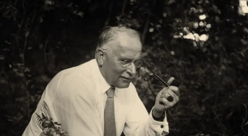 Träume in der Jung’schen Psychologie: Symbole, Archetypen und die Suche nach innerem Gleichgewicht