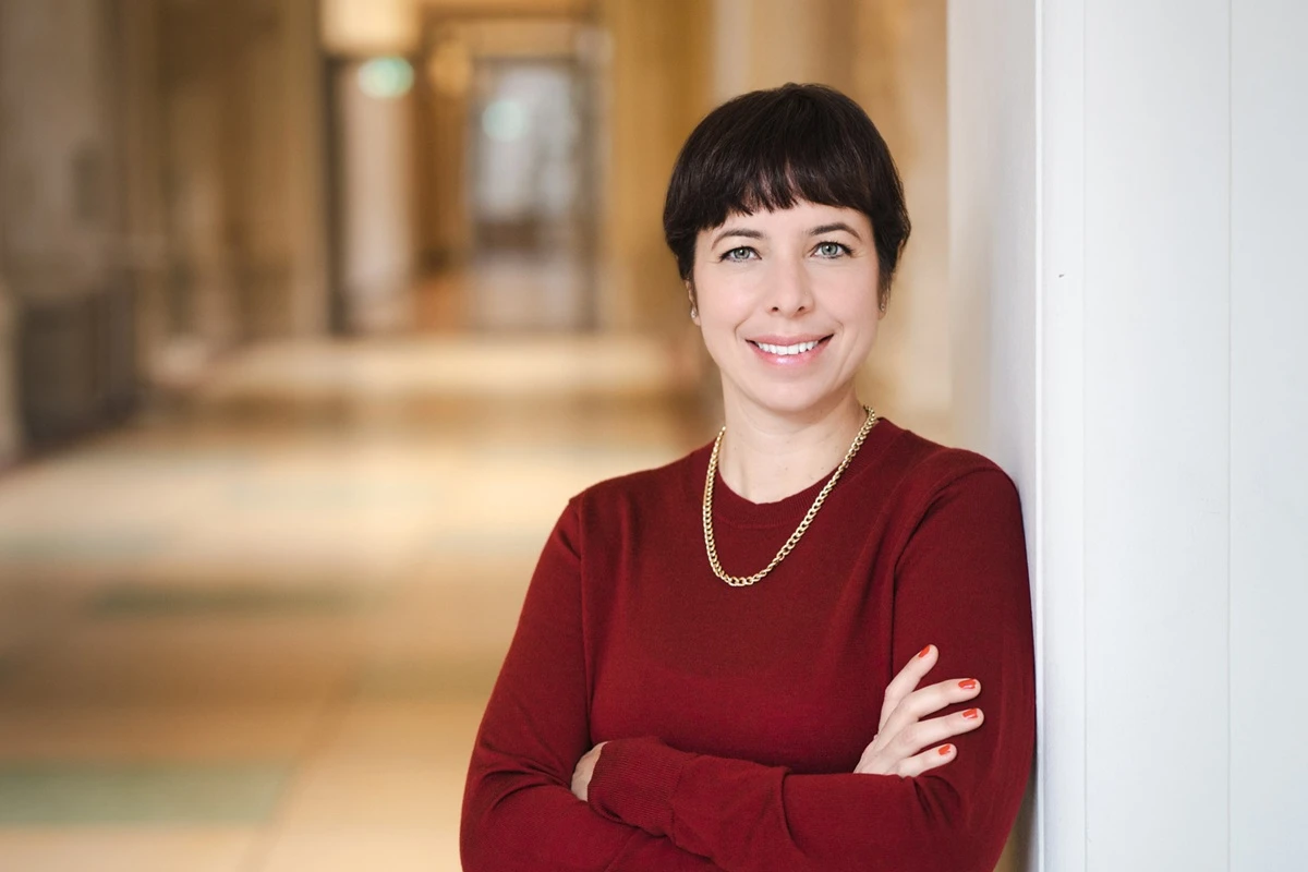 Elif Eralp: Astrologie, Numerologie und die Berlin-Wahl 2026 im Check
