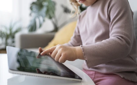 Kinder und KI: Altersgerechte Risiken und praktische Tipps für Eltern